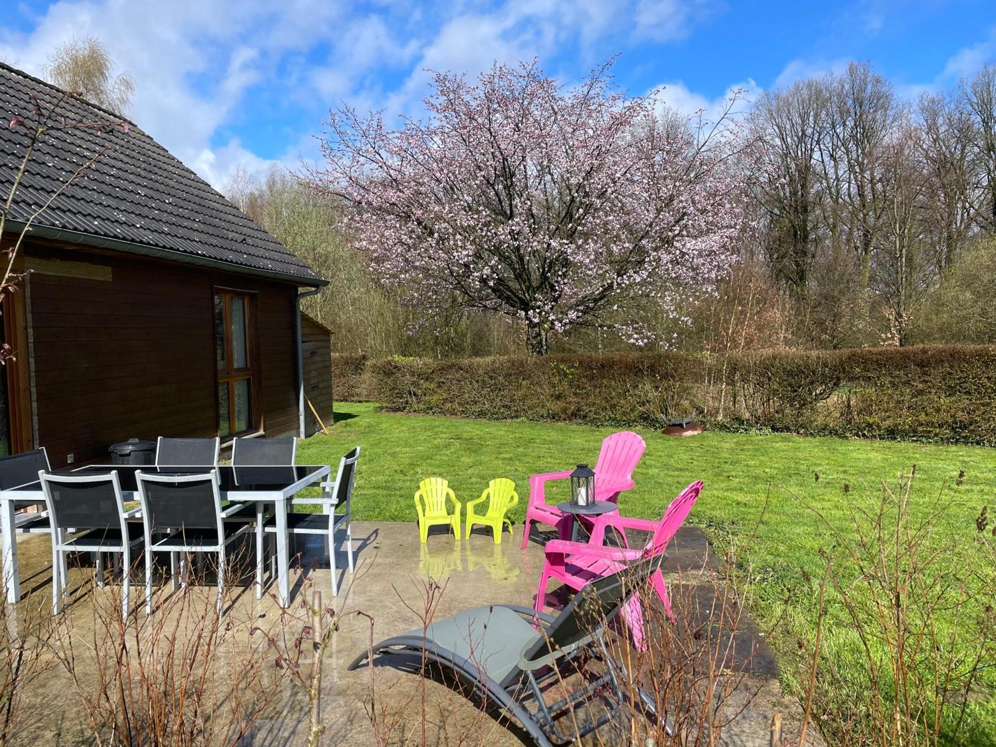 Cottage Chaleureux Dans Domaine Prive Signy-le-Petit Exteriér fotografie